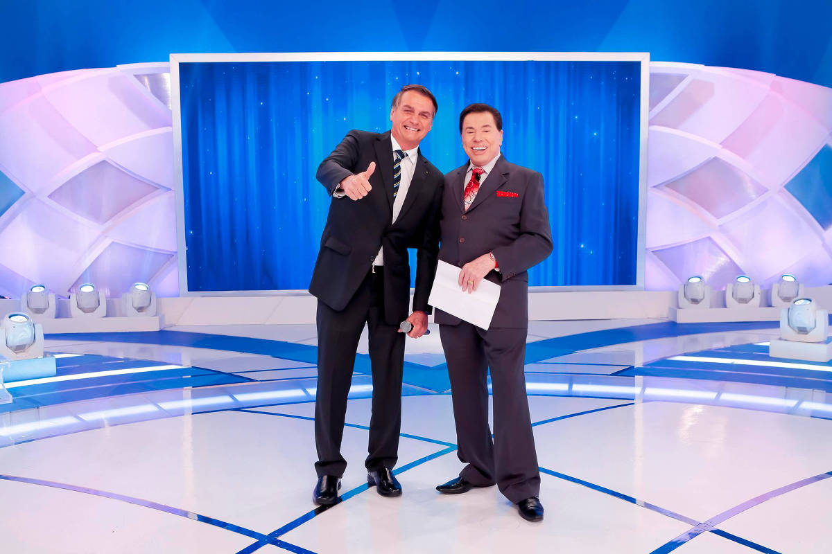 Com Silvio Santos, Bolsonaro fala de Previdência, faz piada e é contestado sobre armas
